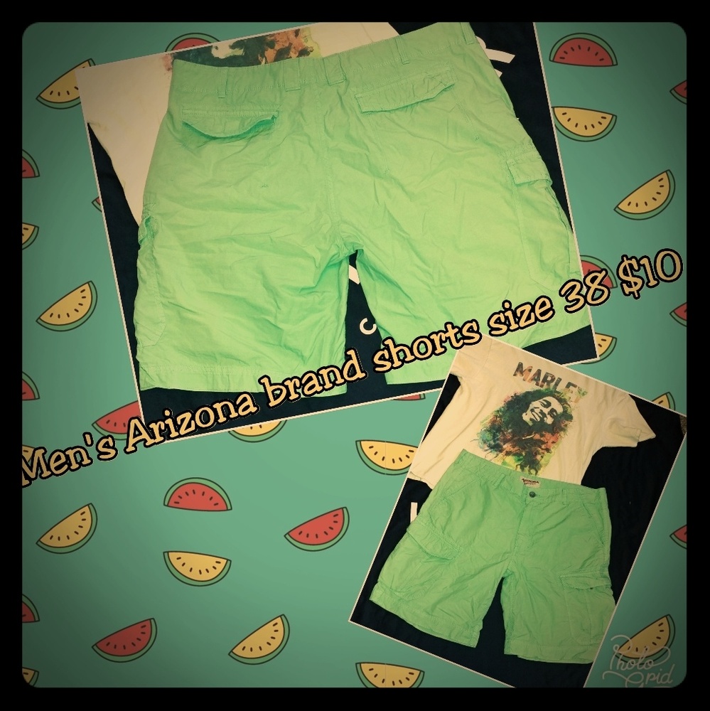 Men's Green Arizona brand Cargo shorts.